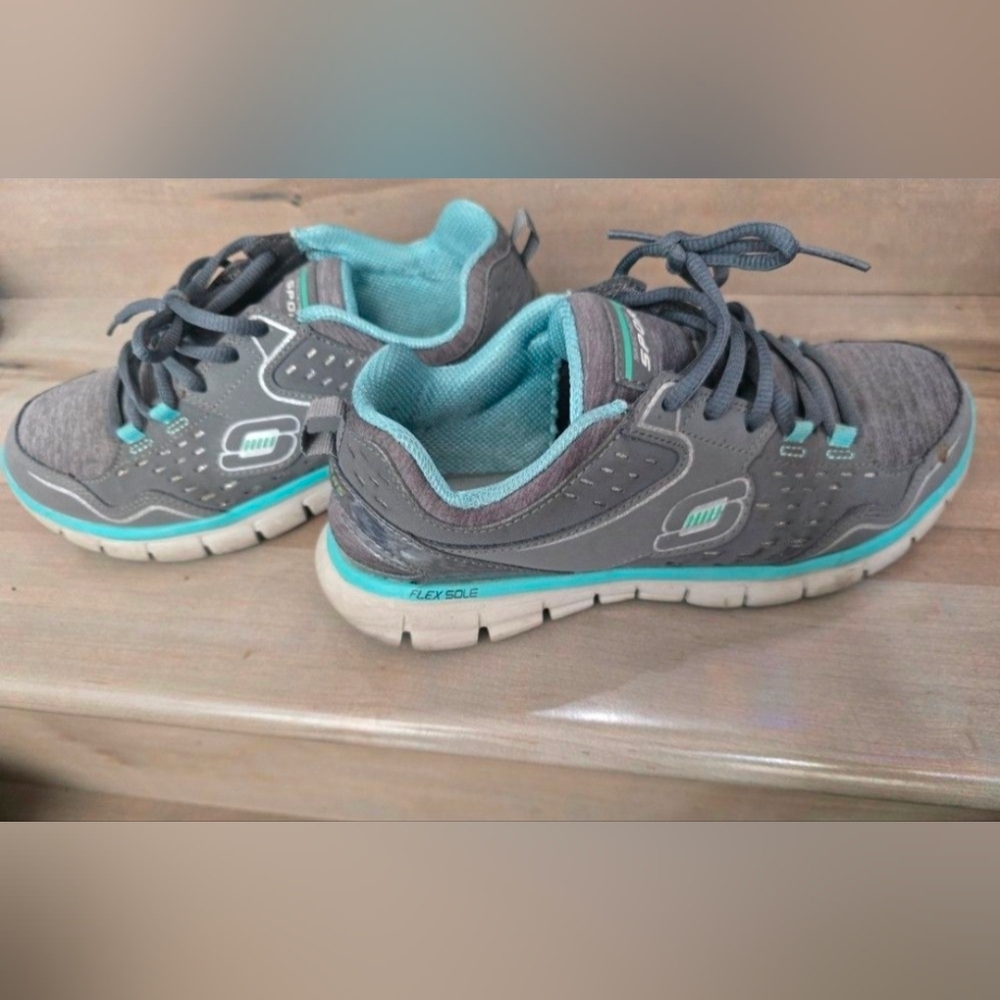 Skechers Women's Gray and Teal Sneakers
